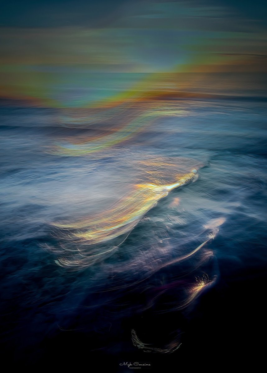 Gm frens, Sea Sprites.

Icm sunrise from the local beach, loved how the light danced on the waves...
Good vibes for the weekend all 😊 
#artphotography #intentionalcameramovent 
#NFTCommunity #nftart #beachlife
