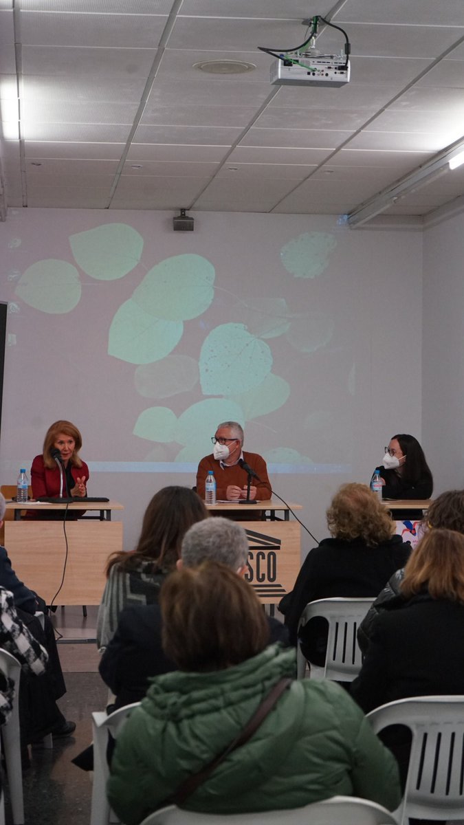 Tres focos distintos para iluminar el suicidio. Para entenderlo y terminar con él. Para conseguir una sociedad más acogedora. Gracias Amigos de la UNESCO de Alcoi #TrabajamosPorLaVida