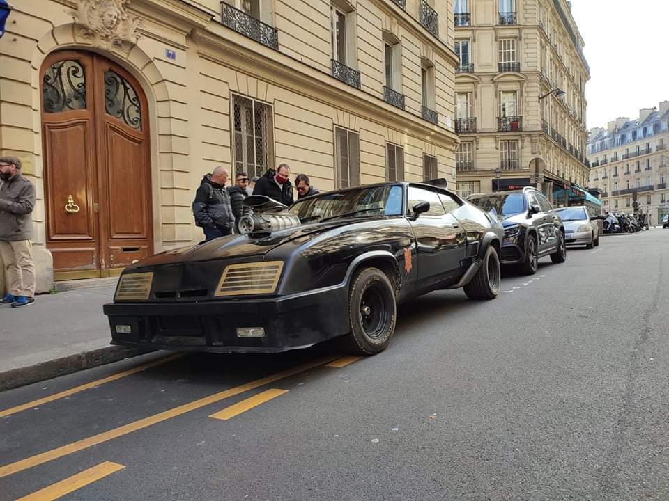 hayakushop's tweet photo. #Madmax est de passage dans la rue Dante 75005. L'équipe de @hayakushop est sous le charme de la bête #interceptor https://t.co/oHvA677DHz