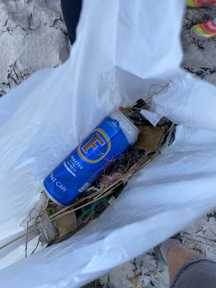 JasonLegget's tweet photo. Whitley Bay beach clean organised by eldest daughter and her class mates! #northtynesidecouncil https://t.co/QTvtacu7Zo