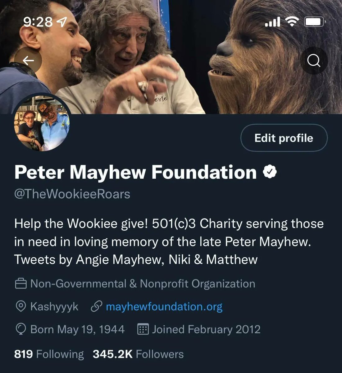 Honored to see our Chewbacca bust and company founder on the cover image of the wonderful Peter Mayhew foundation. This was an incredible SW Celebration moment that we'll never forget!

Learn more about this wonderful foundation here: https://t.co/pbv3V8Uir3

#starwars https://t.co/BDscdIVM7R