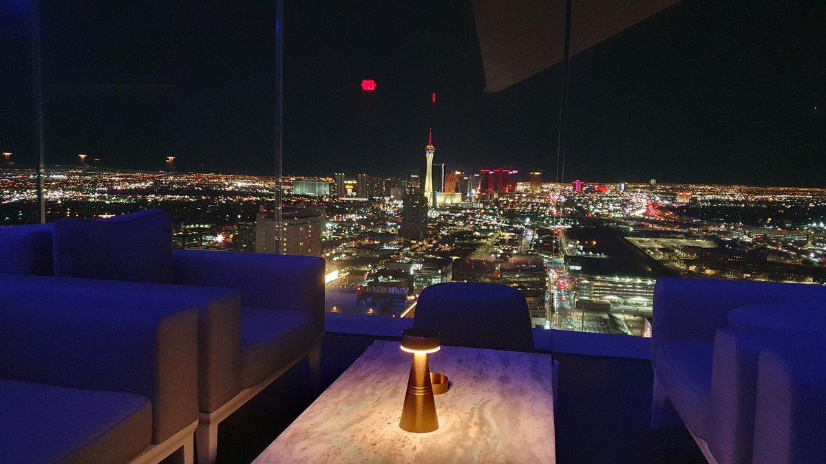 FaceoftheZebra's tweet photo. Not a bad spot for a drink #legacybar #circahotel https://t.co/PexSKGzp8s
