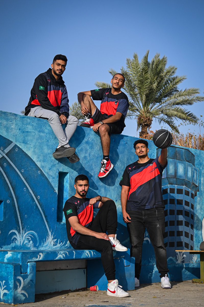 XOEsportsSA's tweet photo. الزي الرسمي 🤍| 🖤 Official Uniform

XO Jerseys + XO Hoodies 
الان تقدر تطلبهم من الرابط التالي 😍 : 

https://t.co/hEwuleurnY

#XOEsports🤍🖤 https://t.co/sC7vPGR42m