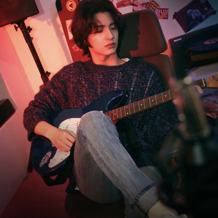 ㅤㅤㅤㅤ

      valentino nakamura
      not new to rp like and 
      rt to be mutuals 🎸
ㅤㅤㅤㅤ
