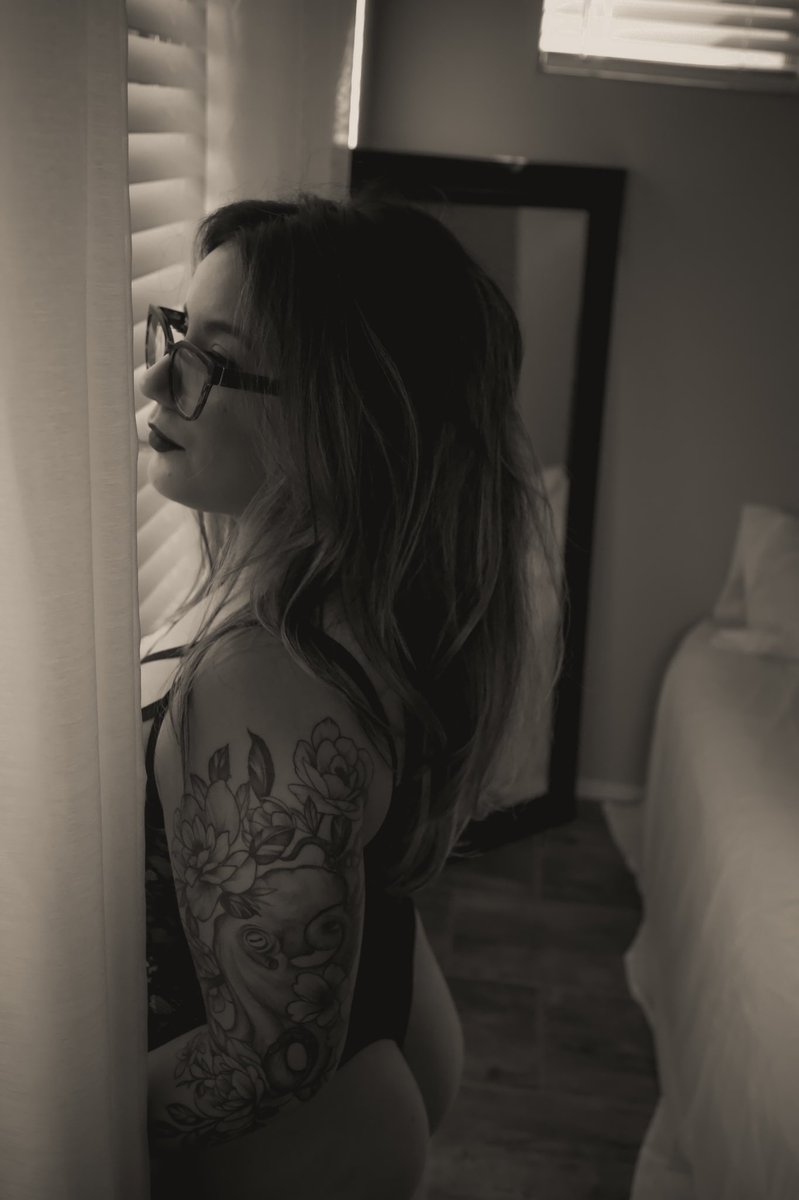 michaela_papa's tweet photo. When I entered the  #inkedmagazine contest I did not think too much of it BUT I made it to group finalists! Help my live a childhood dream and vote for me by using this link! https://t.co/xQHafkUFDL https://t.co/b90ZdOHSx5