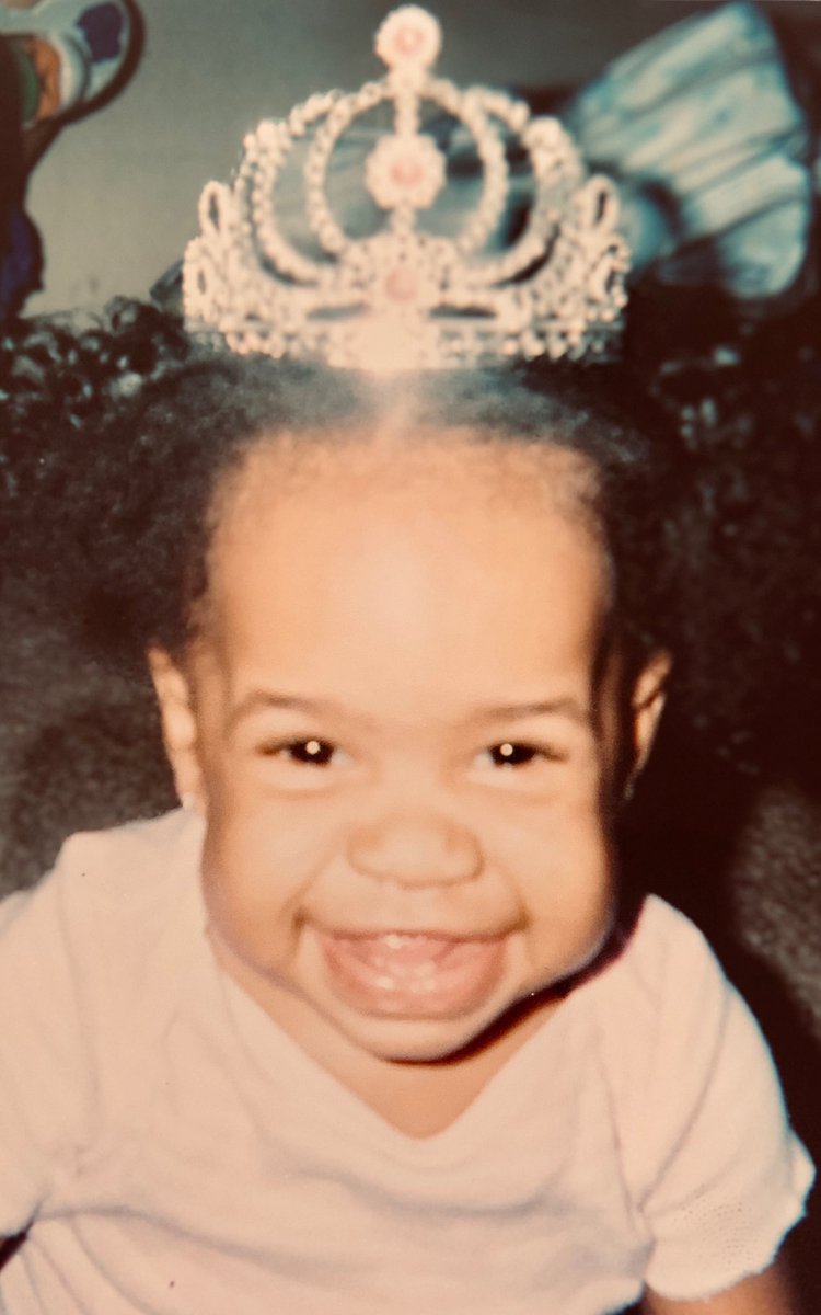 SCStorm_WBB's tweet photo. Happy birthday to this little CUTIE!!!! Have a great day @bbbianca__ ❤️💛 https://t.co/GbwErNy5GX