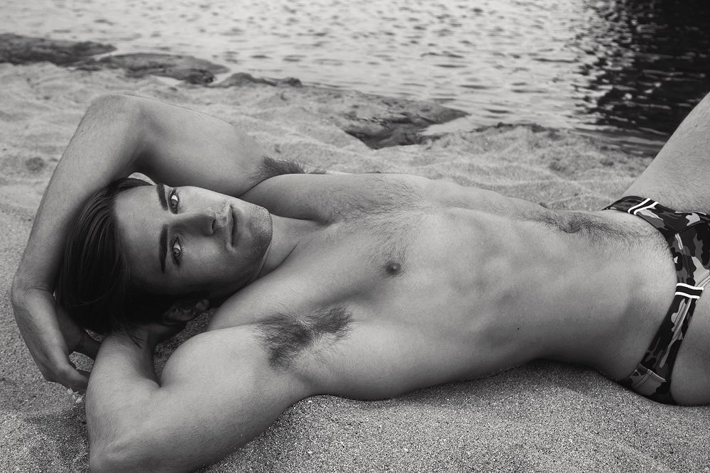 AmenEverytime's tweet photo. Wishing everyone a wonderful and relaxing weekend! #Everybody✨ Model: Aidan Gall #AidanGall #BMGModels #Photography #ThangDao #HappySaturday #TeamPnV @CChasePnV #PNVNetwork #ForTom
📷 Photo by Thang Dao https://t.co/xkNpdAjLbH