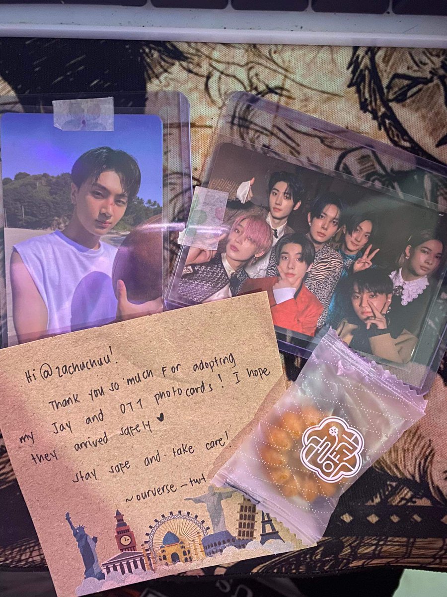 zachuchuu's tweet photo. loeeee 10/10 po siya T-T umuwi silang safe and sound. Will recommend this shop to anyone and super friendly ni seller SHAHSA bili ulit aq if may pera na ulit HAHAHHA
#ourverse_proofs @ourverse_twt https://t.co/9fhJXJjfH8