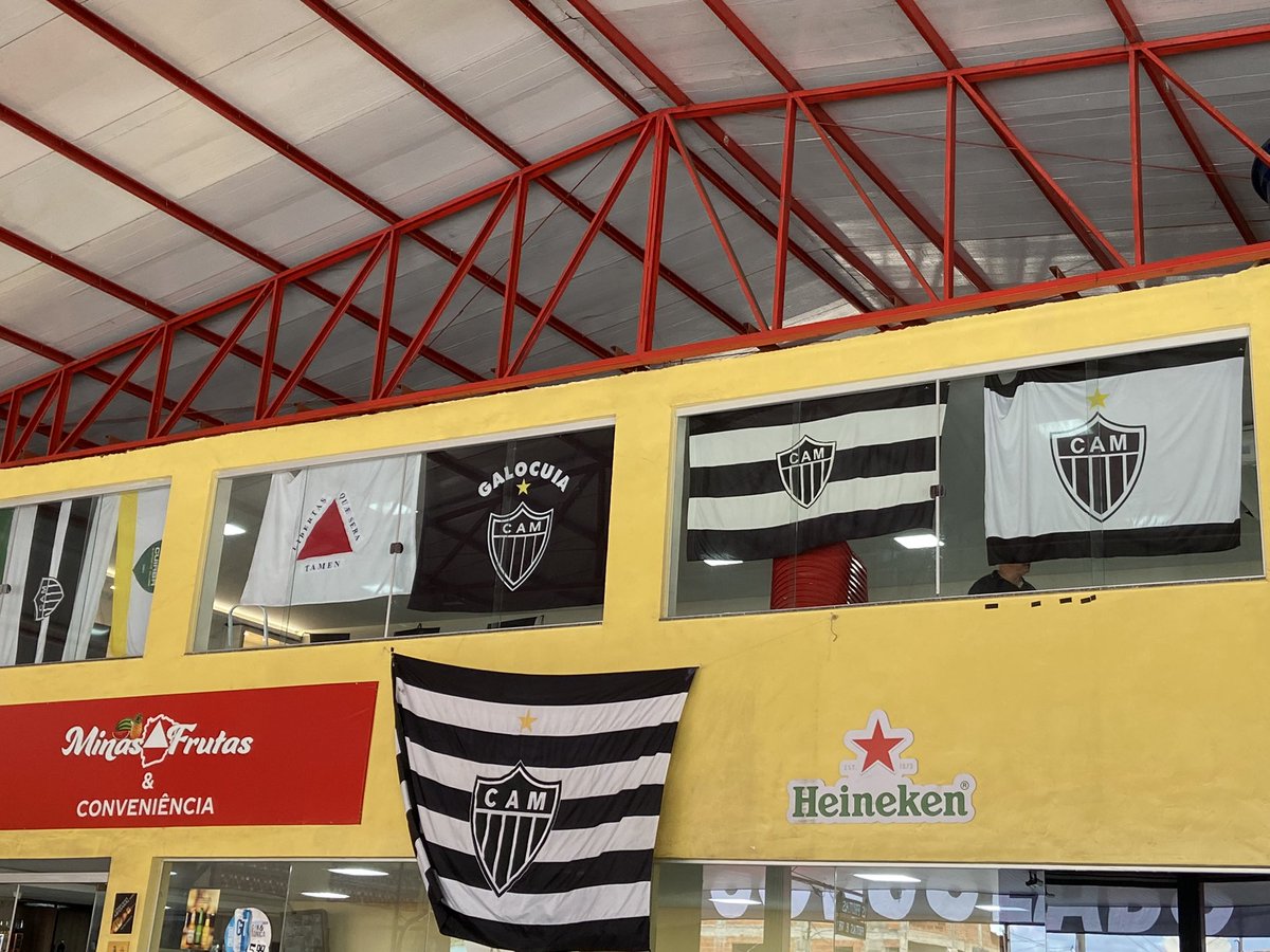 AndreBabynski's tweet photo. Por aqui já estamos em concentração! Esperando os #atleticanos #atleticanas chegarem! @Atletico @GalocuiaOficial @Camisa13doGalo @Atletico @ohenriqueandre @cam1sado2e https://t.co/fu71XAIJdd
