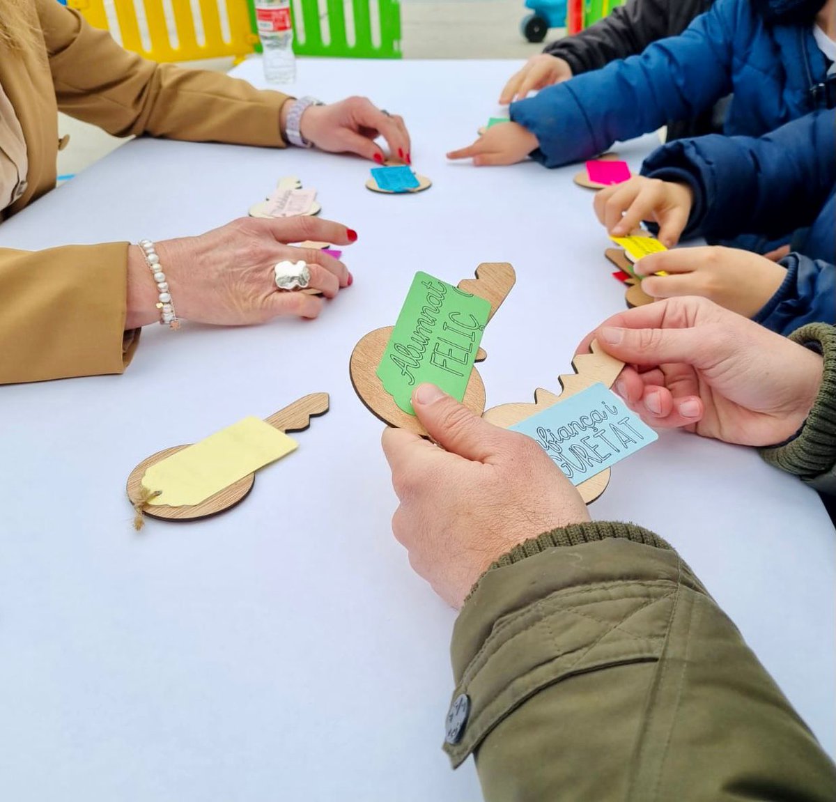 Avui hem obert les nostres portes a les famílies interessades a conèixer l'escola. 🚪🏫

Encara no heu vingut i voleu conèixer la clau que ens falta? 🔑

Truqueu-nos al 93 588 80 71 i demaneu la vostra cita! ☎️

#EscolaMontse #jornadaportesobertes #somMontserrat #rubicity