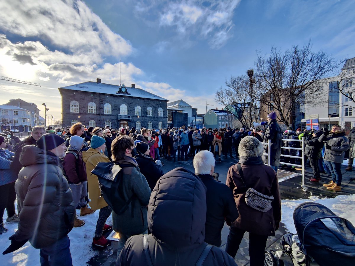 🔴Icelandic public in solidarity with <a href="/Kjarninn/">Heimildin</a>, @stundin &amp; <a href="/ruvkveikur/">Kveikur</a> who face legal action for #Fishrot reporting. It is -2C in #Reykjavík today -11 in #Akureyri with <a href="/TI_Iceland/">Transparency Int'l Iceland</a>, <a href="/ipprnamibia/">IPPR Namibia</a> <a href="/ungjofn/">Ungt jafnaðarfólk</a>,<a href="/ungvinstrigraen/">Ung vinstri græn</a>,<a href="/UngirS/">Ungir Sósíalistar</a>,<a href="/UngirPiratar/">Ungir Píratar</a>,<a href="/frjalslyndi/">Uppreisn🔥</a>