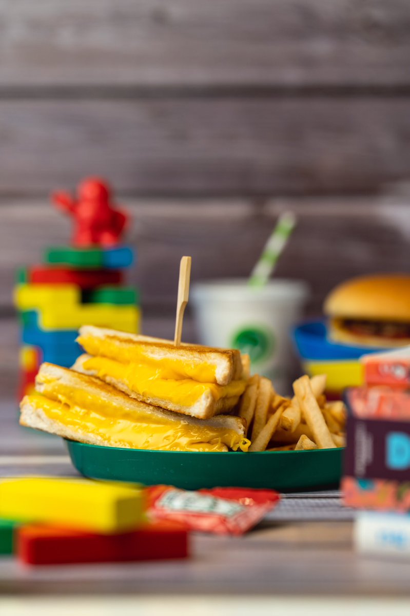 There’s something on the <a href="/WahlburgersCA/">Wahlburgers Canada</a> menu for everyone, including the Smahlburgs 🧒👦🧒🏾👦🏽 in our lives!

💚 Smahlburger
💚 Chicken Tenders
💚 Grilled Cheese

All above are served with Crispy Yukon French Fries 🍟

#FamilyDayWeekend #FamilyDay #FamilyFun