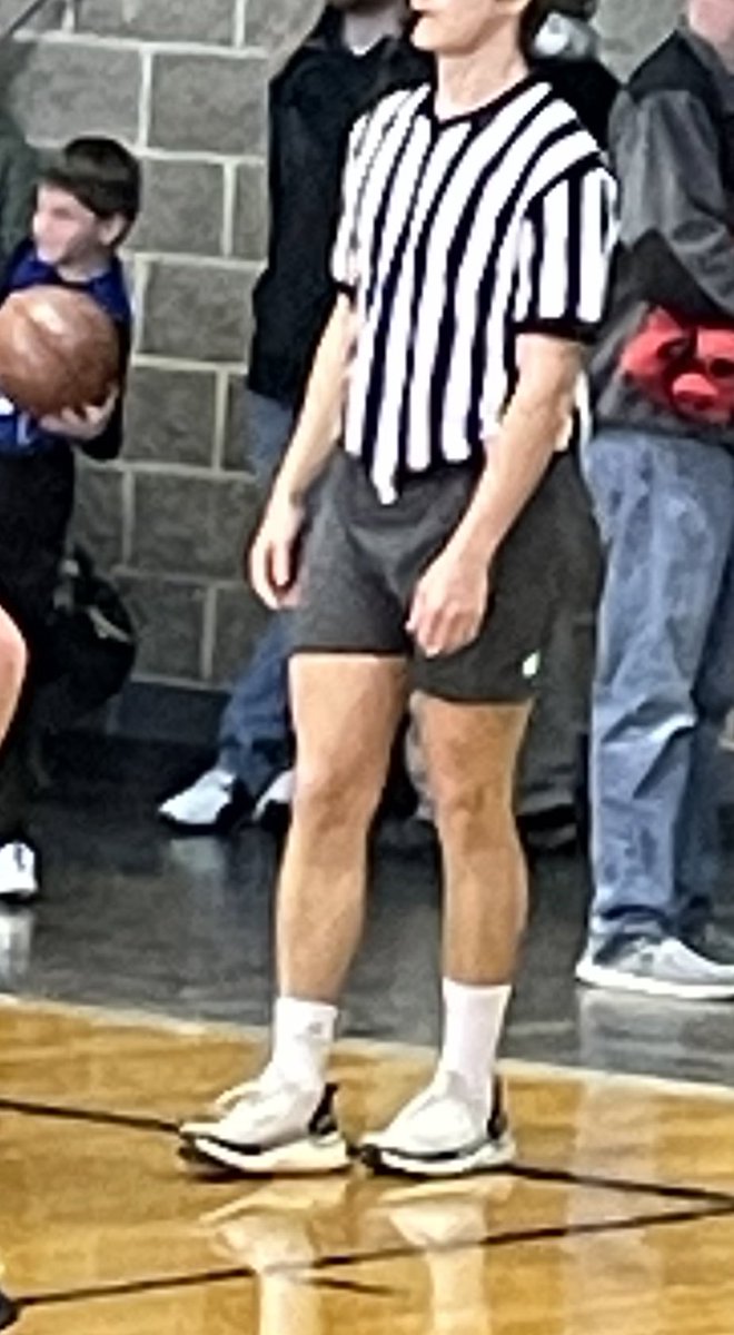 Capt__Smirk's tweet photo. Hey ref, John Stockton thinks those shorts are too fucking short. https://t.co/yQxBNgOV8g