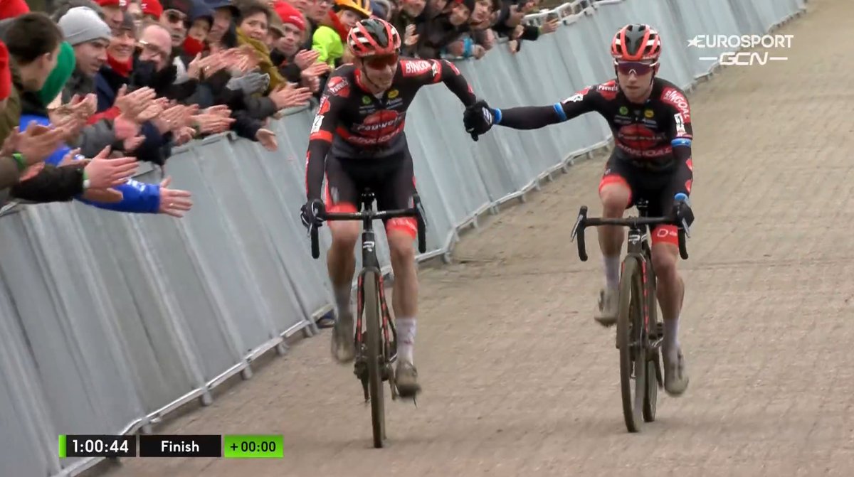 🏆 Ethias Cross Sint-Niklaas - Waaslandcross ME (C2) 🇧🇪

1 🇧🇪 Michael Vanthourenhout
2 🇧🇪 Eli Iserbyt
3 🇧🇪 Laurens Sweeck

4 🇨🇭 Kuhn
5 🇧🇪 Vandeputte
6 🇨🇭 Rüegg
7 🇧🇪 Adams
8 🇧🇪 Wyseure
9 🇧🇪 Vandebosch
10 🇧🇪 Soete
➡️ Results: bit.ly/3rZQUro