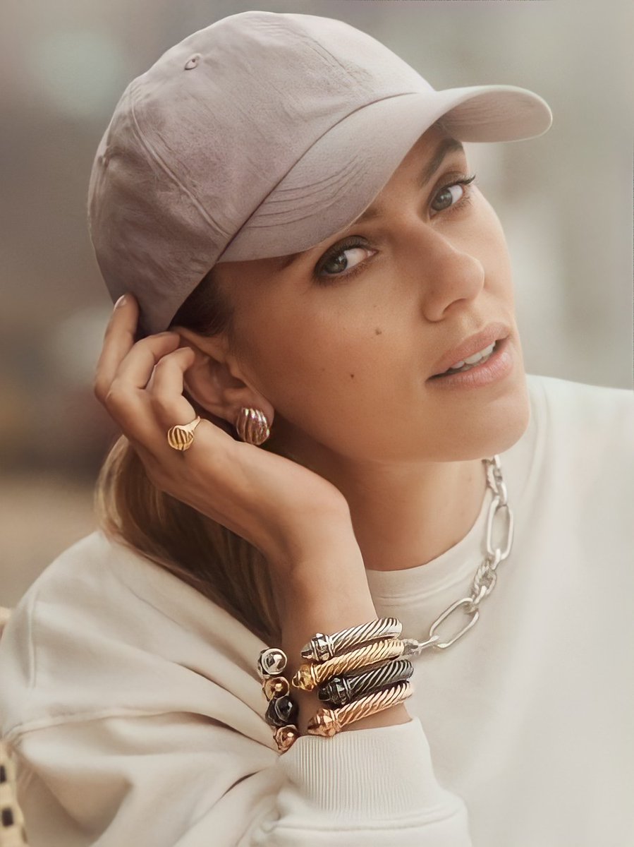 scaIett's tweet photo. Such an honor to be the first-ever celebrity ambassador of David Yurman. The Yurmans and their designs always embodied New York for me – bold, fresh and just a bit of edge. https://t.co/eijOHAwelr