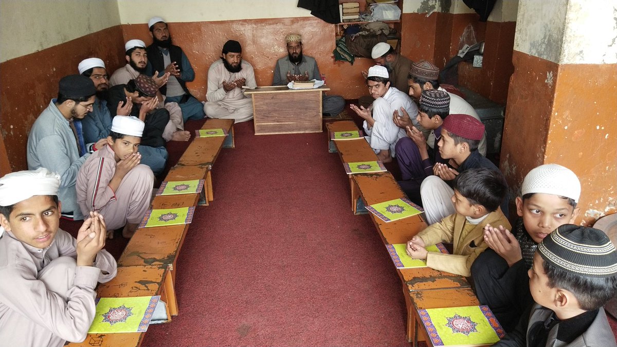 GhousiaTaleem's tweet photo. Khatam Shareef:
Madrasa ghousia taleem ul quran Ra bazar Lahore cantt.
Qari Waris Khan Sahab https://t.co/lrqGYp2tmD