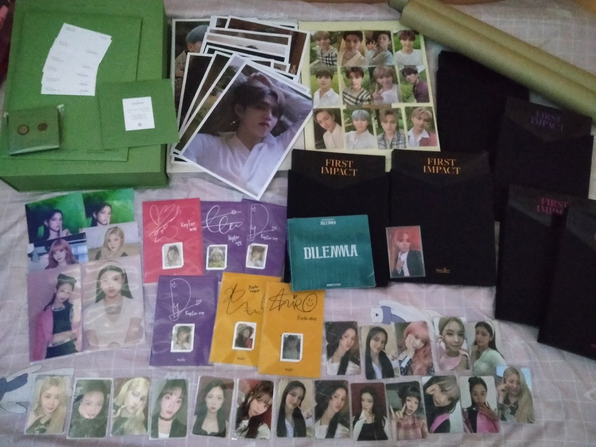 Aring971's tweet photo. 1 set of Seventeen Social Club + 2 sets of Kep1er's debut albut First Impact ♡♡♡♡

Thank you so much @beehiveph  for the smooth and easy transaction ♥♥♥♥ To kore budols pa! https://t.co/H8H2s5gBYf