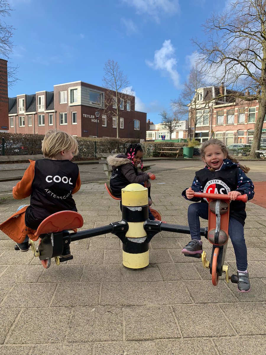 BSO_CAS's tweet photo. Vanaf maart 2022 zal Cool After School haar gedifferentieerde sport- en spelaanbod als TSO bij de Don Bosco en de Sint Franciscus Xaverius gaan organiseren. Zo proberen wij nog meer kinderen actief te stimuleren tot bewegen. Binnenkort zijn wij dus ook Cool ‘At’ School! 👊🏼 https://t.co/0KHdwrHz1J