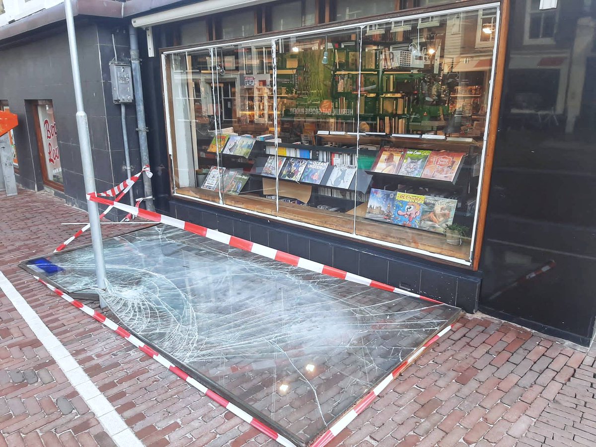 The American Book Center tweet media