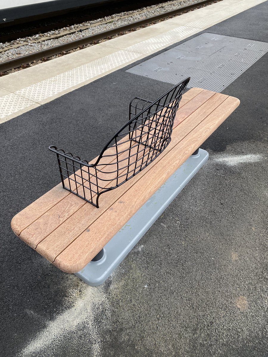 Ça va la <a href="/GroupeSNCF/">Groupe SNCF</a> on vous dérange pas trop ?