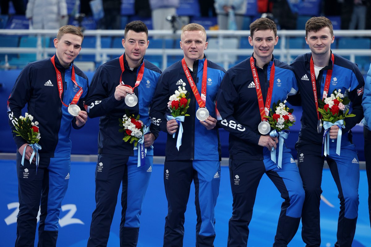 TeamGB's tweet photo. 🥈 @TeamMouat 

#TeamGB | #Beijing2022 https://t.co/rBrfuTEArB