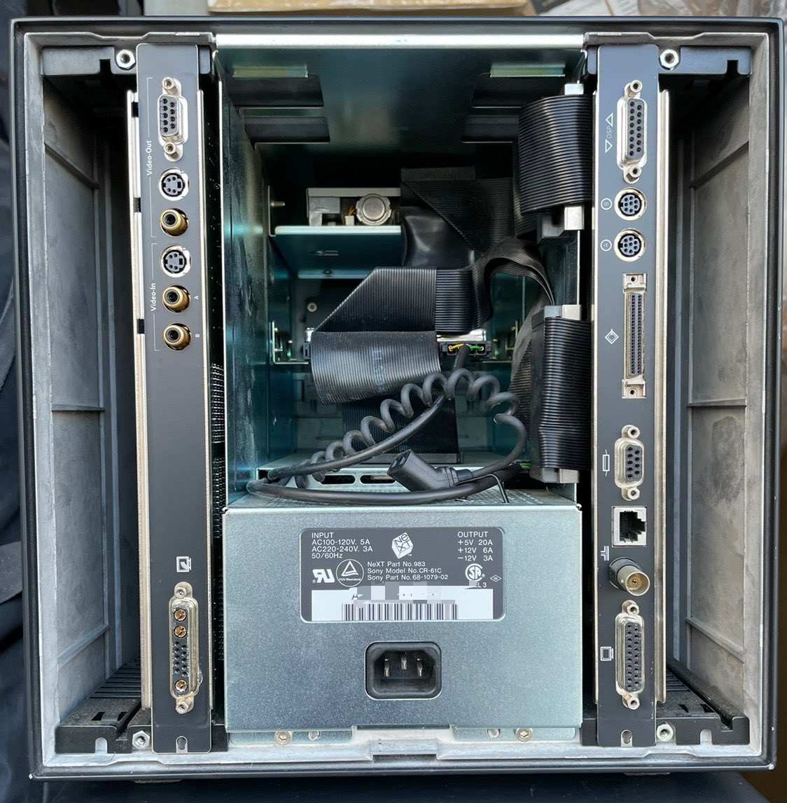 PSIIga's tweet image. 積みコンピュータの断捨離中

NeXTcube美しい

#NeXTcube
#NeXTComputer