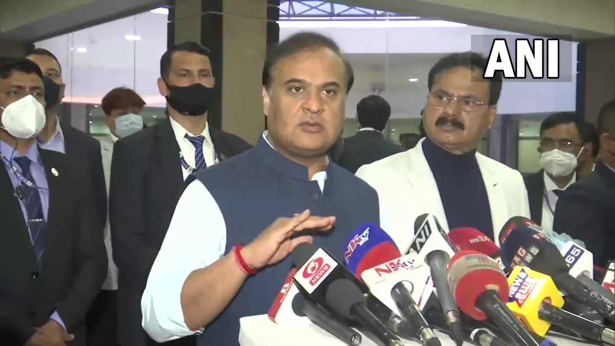 ANI's tweet photo. Assam has demanded an immediate complete ban on PFI (Popular Front of India) from the central govt, not because of the hijab issue, it's their democratic right, but because of their direct involvement with subversive activities &amp; radicalisation: Assam CM Himanta Biswa Sarma https://t.co/RJV7h870dU