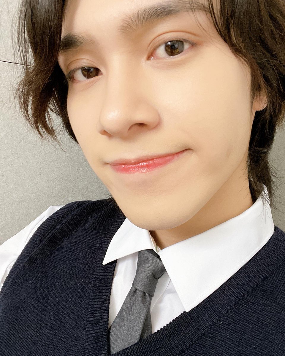 hendythinks's tweet image. I know I'm late but look at him ☹️