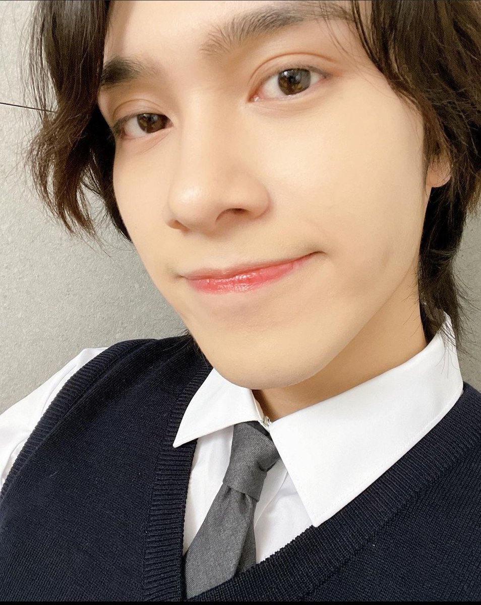 hendythinks's tweet image. I know I'm late but look at him ☹️