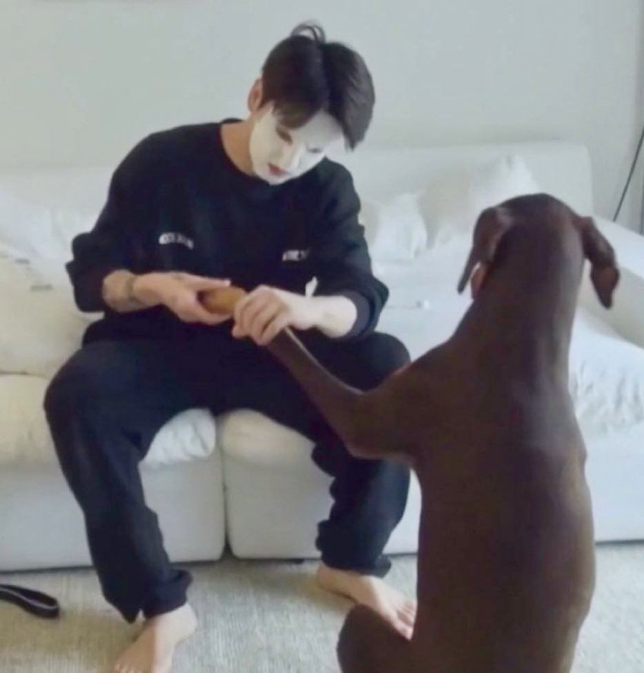 homeisjungkook's tweet photo. missing this duo https://t.co/6SXKj6kYhC