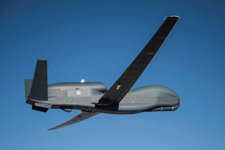 YashinNatalia's tweet photo. Каждую ночь американский беспилотный стратегический разведчик Northrop Grumman RQ-4B Global Hawk патрулирует границы Украины. Начиная от северной границы с Беларусью и Россией, потом беспилотный разведчик отсматривает границу на Донбассе... Украина получает все данные разведки. https://t.co/akvjhU43fJ