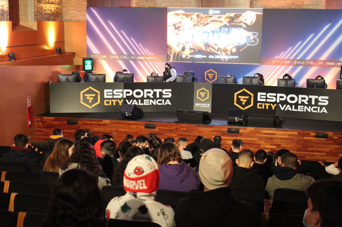 VLCTechCity's tweet photo. 🎮 🕹️Esperamos que disfrutéis del @esportscitylg de @DreamHackSpain.
🙌¡Gracias a todas las instituciones y entidades que lo han hecho posible!
@GVAddigital @FDMValencia @MonsterEnergyES @idealo_es @ESET_ES @ZTE_es #encomGames 👏
#YoVoyaESportsCityVLC https://t.co/w4BVhXinJ3