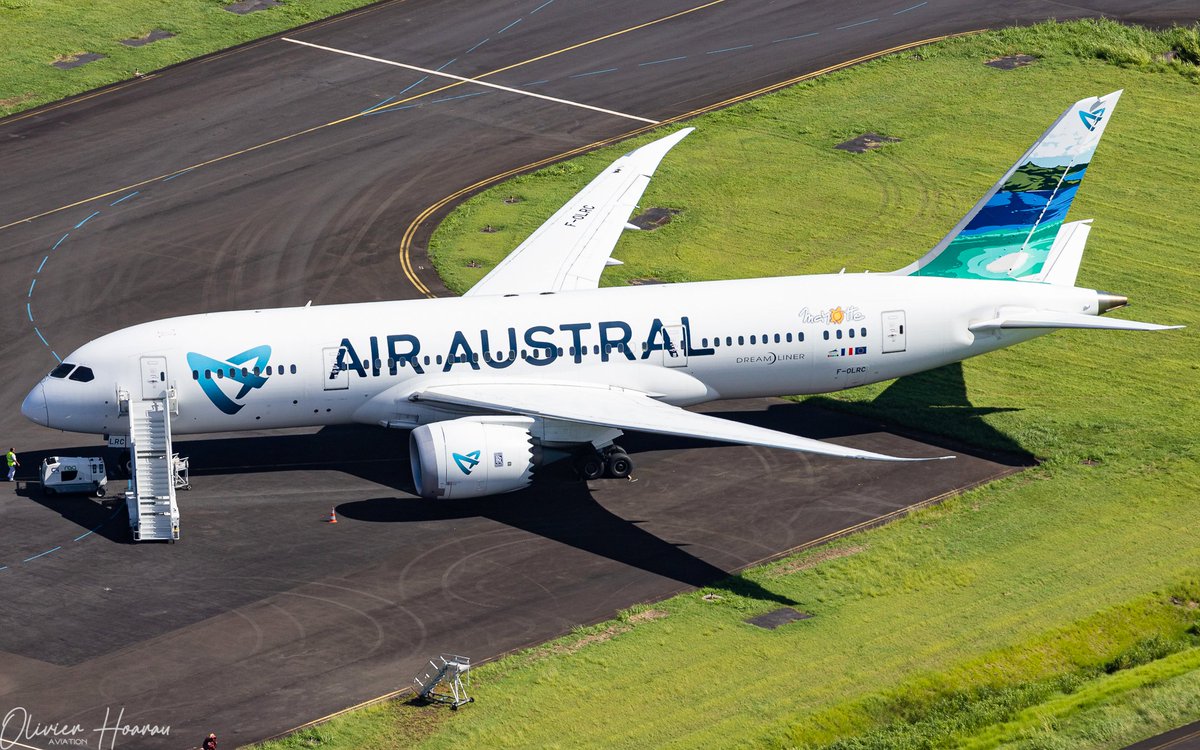 OlivierHoarau's tweet photo. ๐ซ๐ท The two first french #Dreamliner๐, #folrb and #folrc of @AirAustralUU ๐โ๏ธ
#AvGeek #Boeing #AirAustral #LaReunion https://t.co/tL8QlepA7G