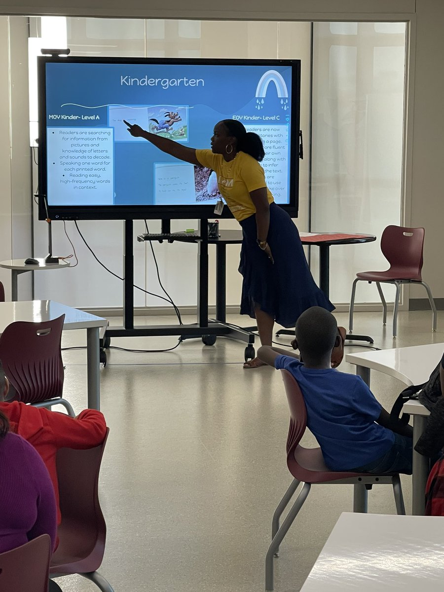 👏🏽 to our families that came out to learn more about supporting their student(s) at home with literacy. Thank you to our awesome presenters @MrsPoole_ACE @literacy_lounge for taking the time to put this awesome event together for families. LeadersBuildingLeaders @HumbleISD_ACE