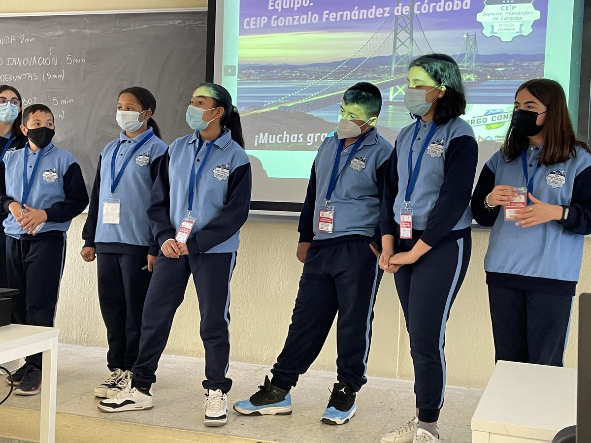 ceipgonzalo's tweet image. Y por último el diseño del robots y los valores  #fllmadridupm #muchomasquerobots @fllmadridUPM @FLLSpain #CARGOCONNECT