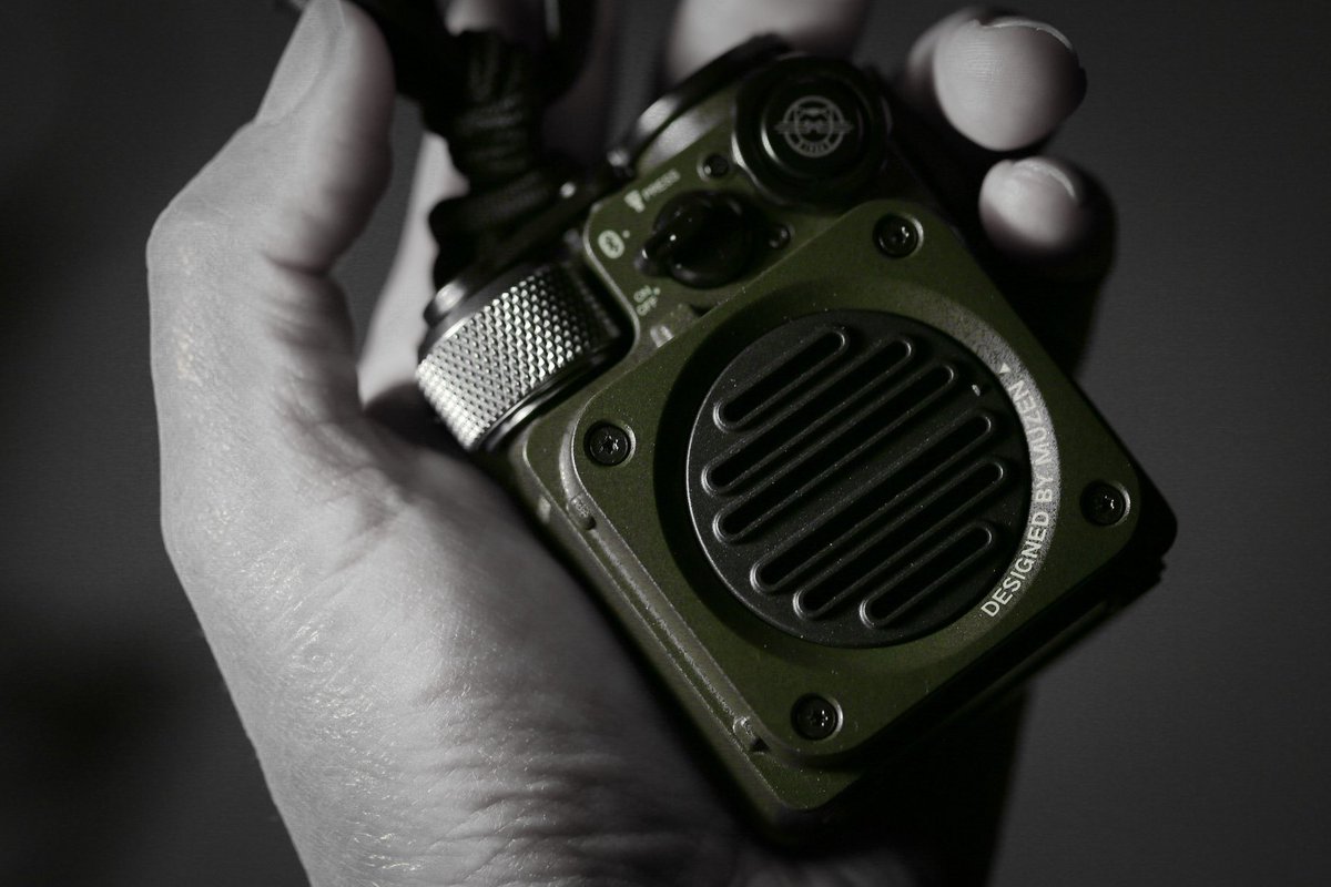 lifegraph_woody's tweet photo. 一目惚れして購入💸
こんな男心くすぐるコンパクトなBluetoothスピーカー、ズルいやん💦
しかもガッチリした作りで防水仕様って、ズル過ぎるやん💦💦
これは買って良かった😆
#MUZEN
#WILDMINI
#Bluetoothスピーカー #スピーカー #ガジェット #TNBF #パラコードストラップ #カラビナ #キャンプ https://t.co/dbvXmVB5Ea