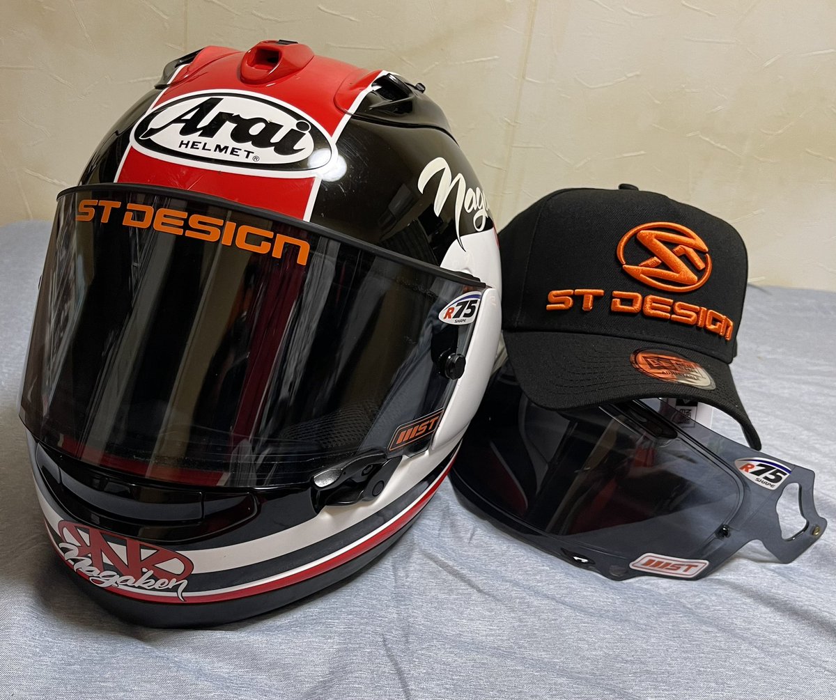 Nagaken8899's tweet photo. #自分のヘルメット晒しあげようぜ
#ARAI
#RX7X
#タイラレプリカ
#Micrographic
#STDESIGN https://t.co/zTwi14uH7W