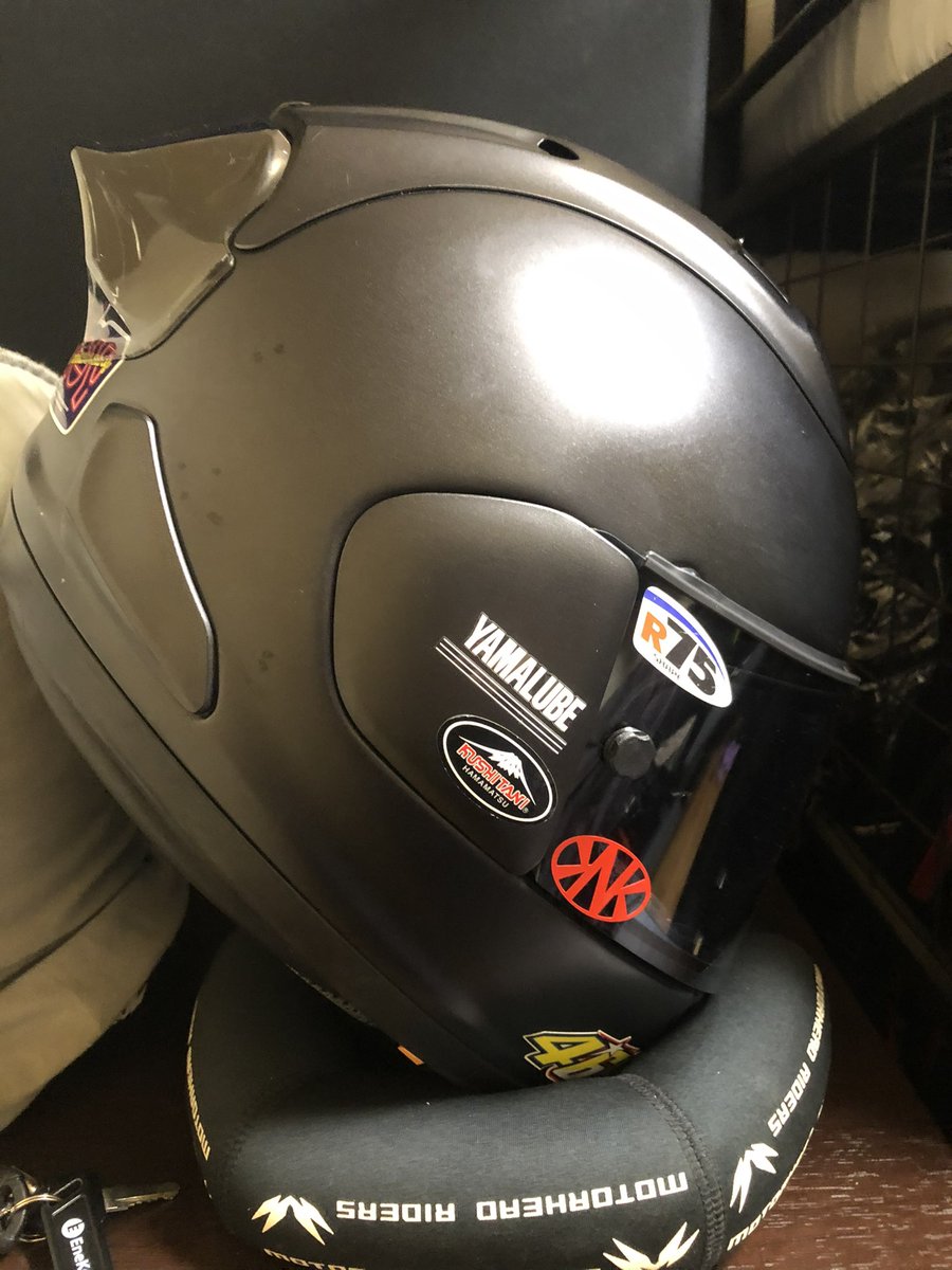 Nagaken8899's tweet photo. #自分のヘルメット晒しあげようぜ
#ARAI
#RX7X
#タイラレプリカ
#Micrographic
#STDESIGN https://t.co/zTwi14uH7W
