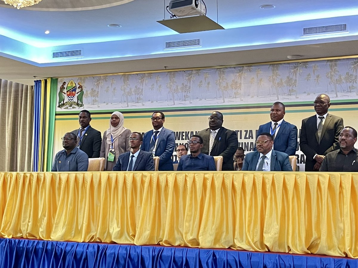 Abdulsamad_tz's tweet photo. Areas of cooperation including:
1. Transfer of Know-how
2. Institution capacity building
3. Public Awareness
4. Technical capacity building
5. Sharing of Data Information and Statistics
@EwuraTanzania @TPDCTZ #PURA #ZPRA #ZURA #ZPDC https://t.co/XqBJZf1ZMQ