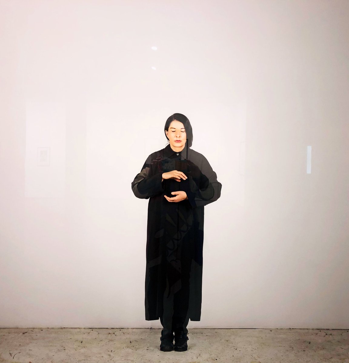 Marina Abramović vuelve a Madrid después de diez años con ‘Portrait as Biography‘, una #exposición increíble de 11 fotografías, realizadas entre 1973 y 2019 y un audiovisual ‘7 Deaths’su último trabajo que se exhibe en primicia en España. #marinaabramovic #FelizSabado