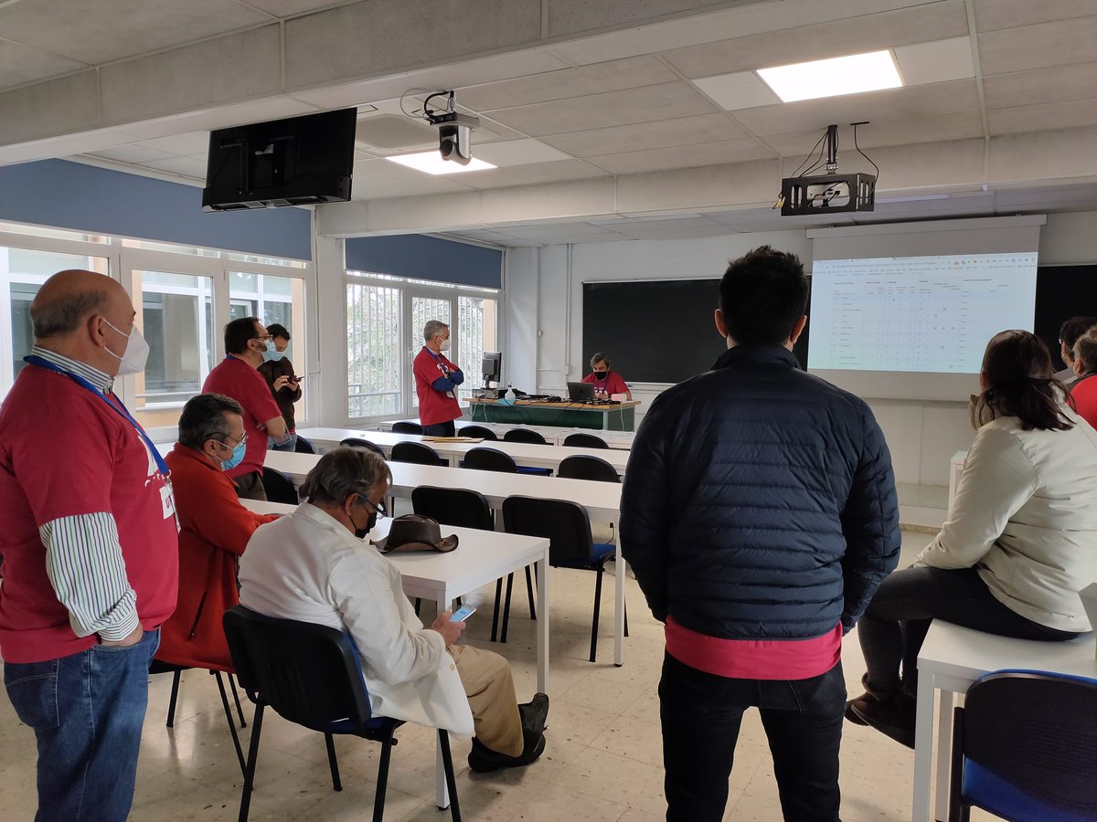 La_UPM's tweet image. Los jueves siguen deliberado para decidir los premios de @fllmadridUPM ¡La decisión esta complicada! #cargoconnect #morethanrobots #fllupm #nosoloingeniería #somosupm #fllspain