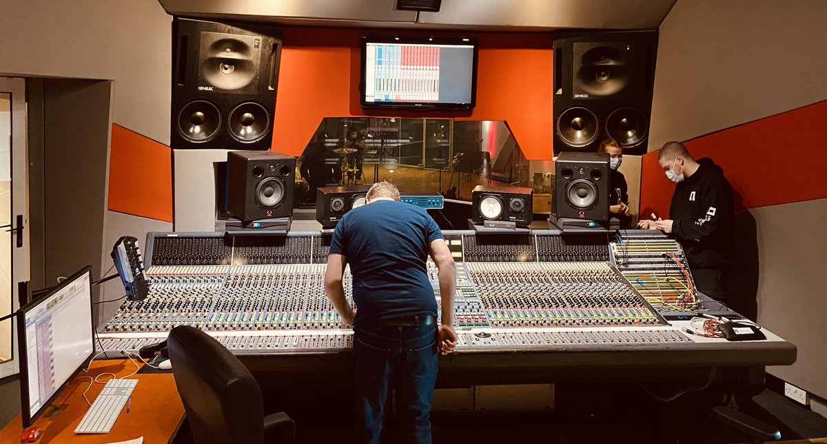 These are the voyages of the starship SLEEVEENS. <a href="/WindmillLaneRec/">Windmill Lane Recording Studios</a> <a href="/YouDidItAll4Me/">Damien Allen</a> <a href="/garmcmusic/">Gar</a> <a href="/dogmooney/">Graham Mooney</a>