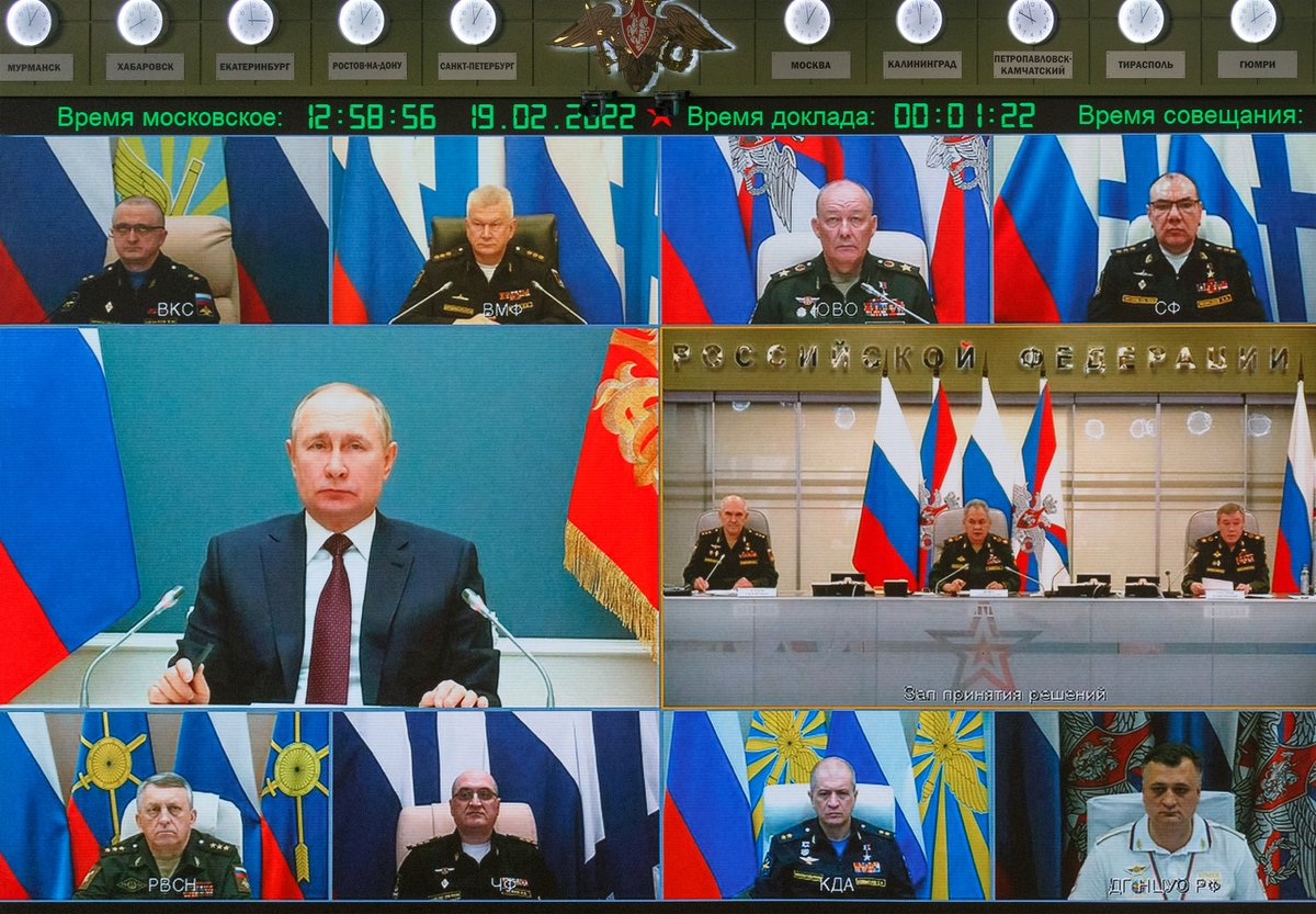 Under the leadership of the Supreme Commander-in-Chief of the Armed Forces of the Russian Federation V. Putin, a planned exercise of strategic deterrence forces was conducted, during which ballistic and cruise missiles were launched

#DefenceMinistry #ArmyRussia