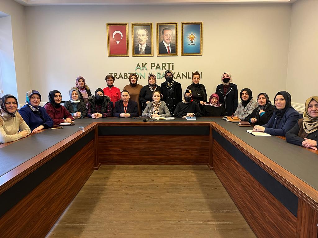 akkadinkol's tweet photo. AK Parti İl Kadın Kolları Başkanımız
 Sn. @MeryemSurmen Başkanlığında, İlçe Başkanları toplantısı İl binamızda gerçekleştirildi.
Toplantıya ilçe Kadın kolları başkanımız Sn. @satuahin1 katılım sağladı. 

Hayırlara vesile olsun. https://t.co/LFw3DlB2wt