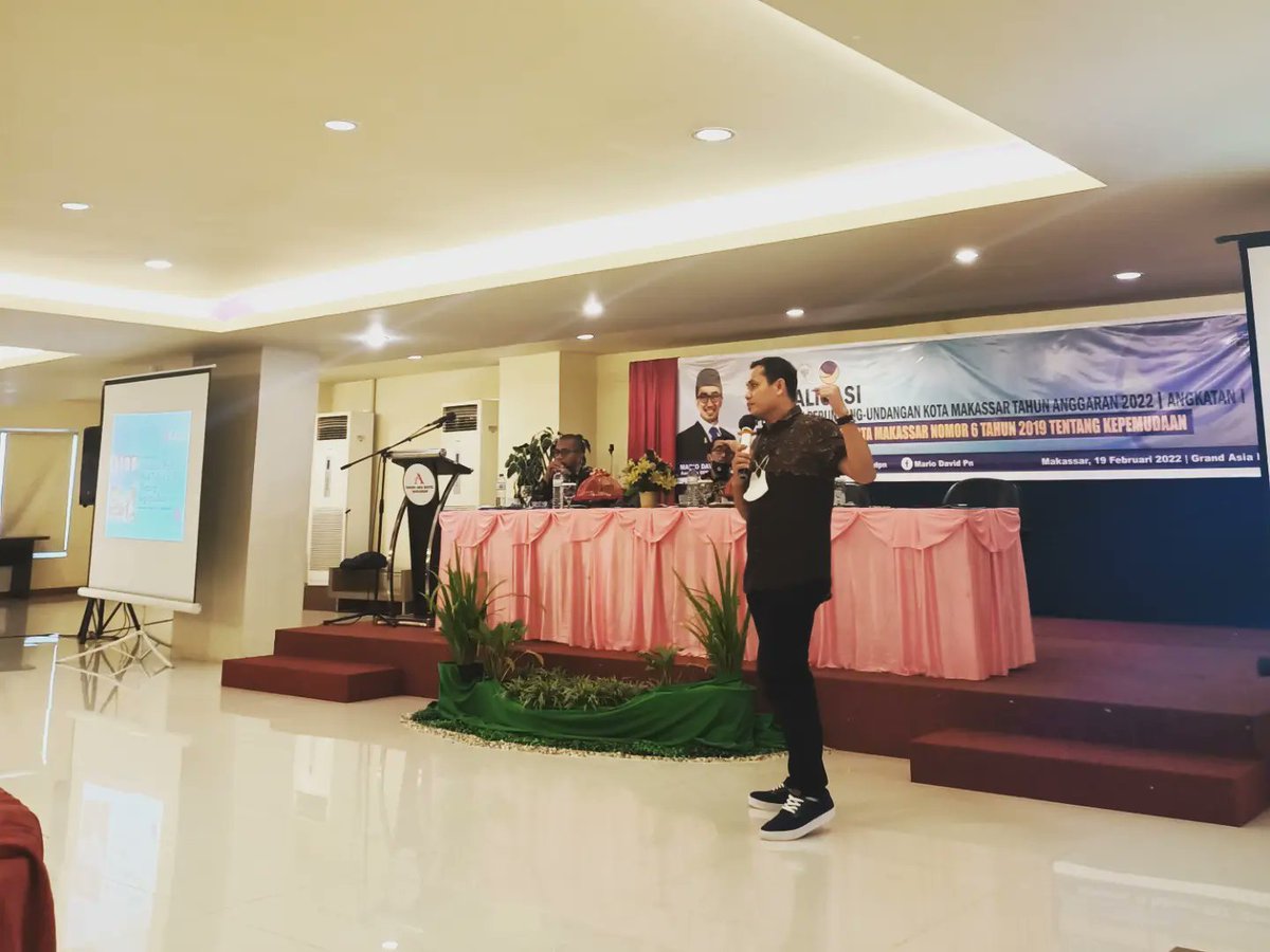 DengBuang_DB's tweet photo. Sosialisasi Perda No 6 Tahun 2019 Tentang Kepemudaan yg dilaksanakan anggota DPRD Kota Makassar Fraksi Nasdem bpk Mario David. https://t.co/Pa1uSRhTha