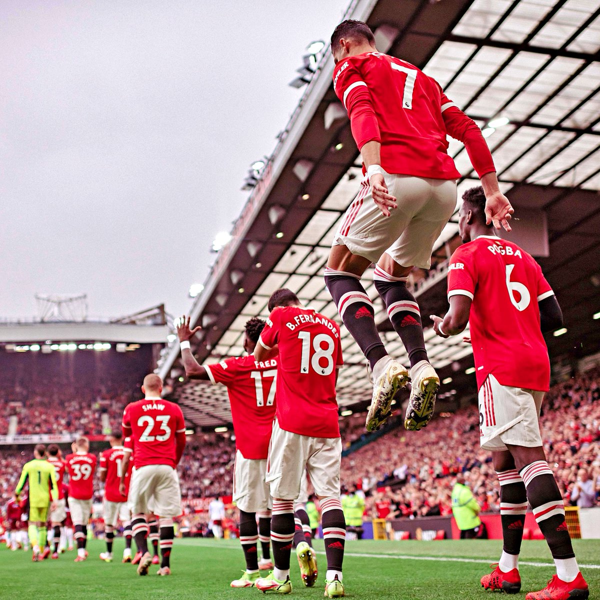 B24PT's tweet photo. Neste dia, em 1910, Old Trafford recebia a sua primeira partida de futebol.

Histórico! 🔴 https://t.co/6049NRc2AG