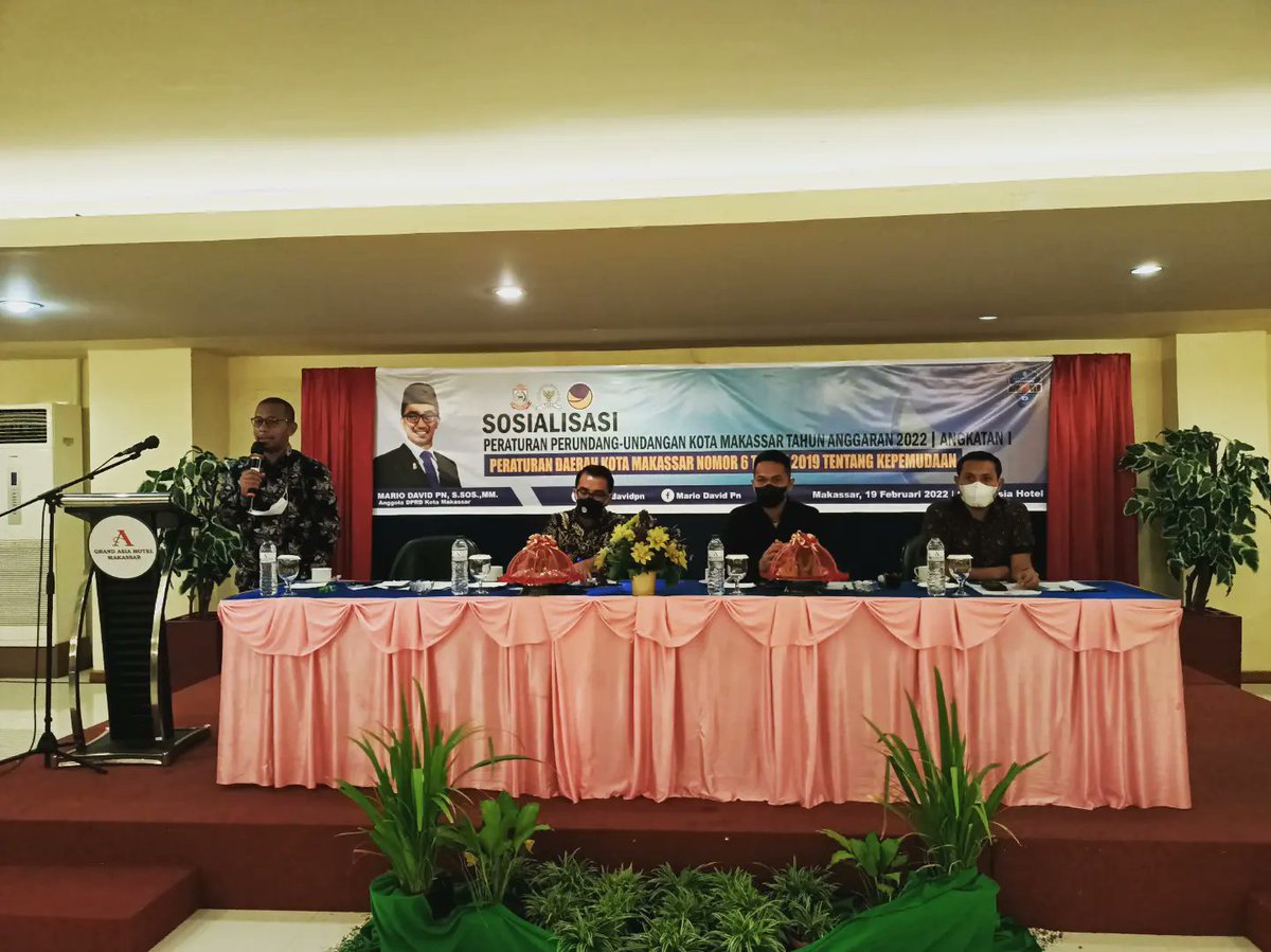 DengBuang_DB's tweet photo. Sosialisasi Perda No 6 Tahun 2019 Tentang Kepemudaan yg dilaksanakan anggota DPRD Kota Makassar Fraksi Nasdem bpk Mario David. https://t.co/Pa1uSRhTha