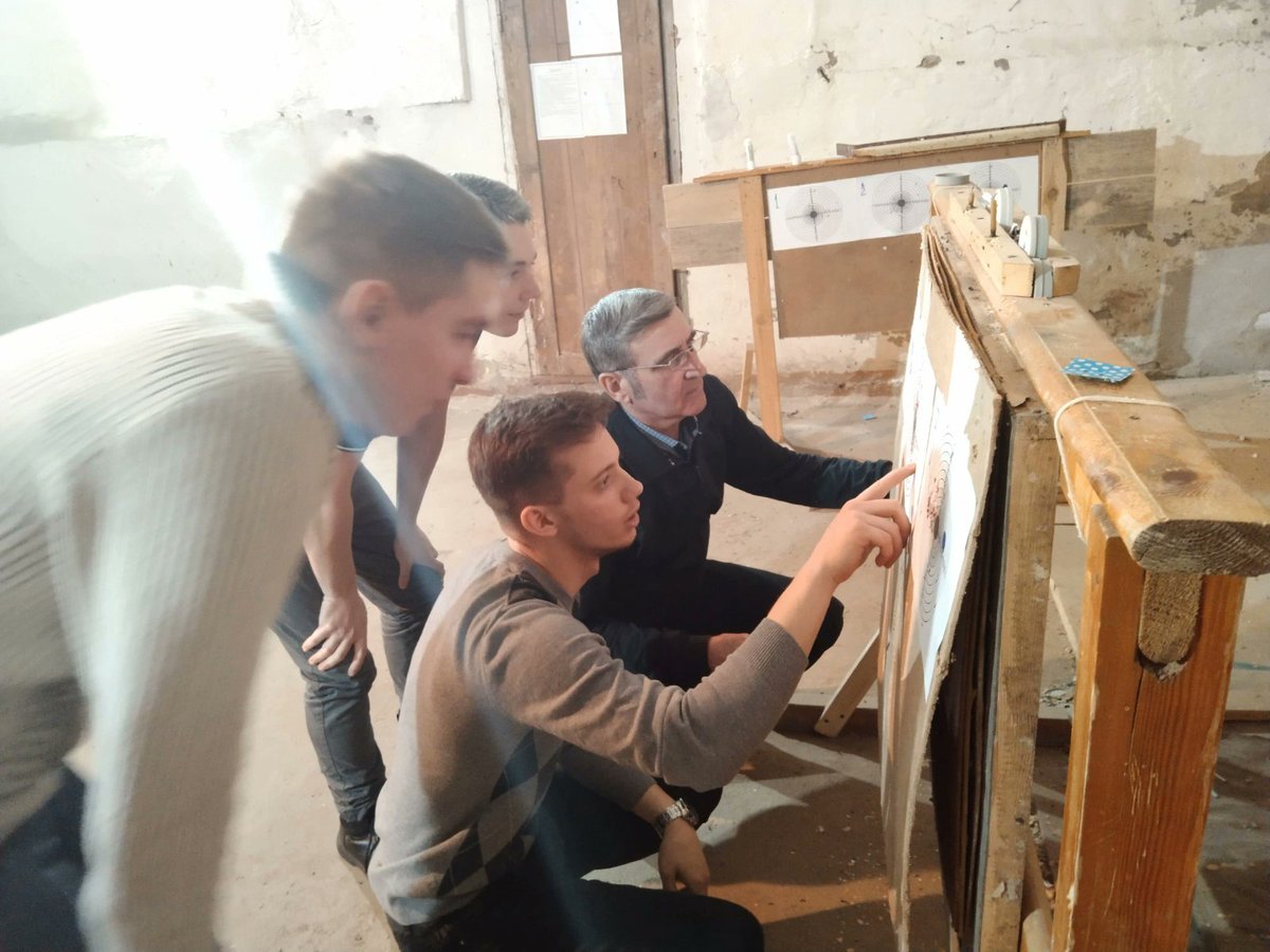 bezagrteh's tweet photo. 16.02.2022 года среди студентов техникума в тире на базе БАТ проводилось первенство техникума по стрельбе из пневматического оружия,. 
Ответственный за проведение преподаватель БЖ Панферова П.И 
В соревновании приняли участие 28 студентов https://t.co/1iAowpys8t