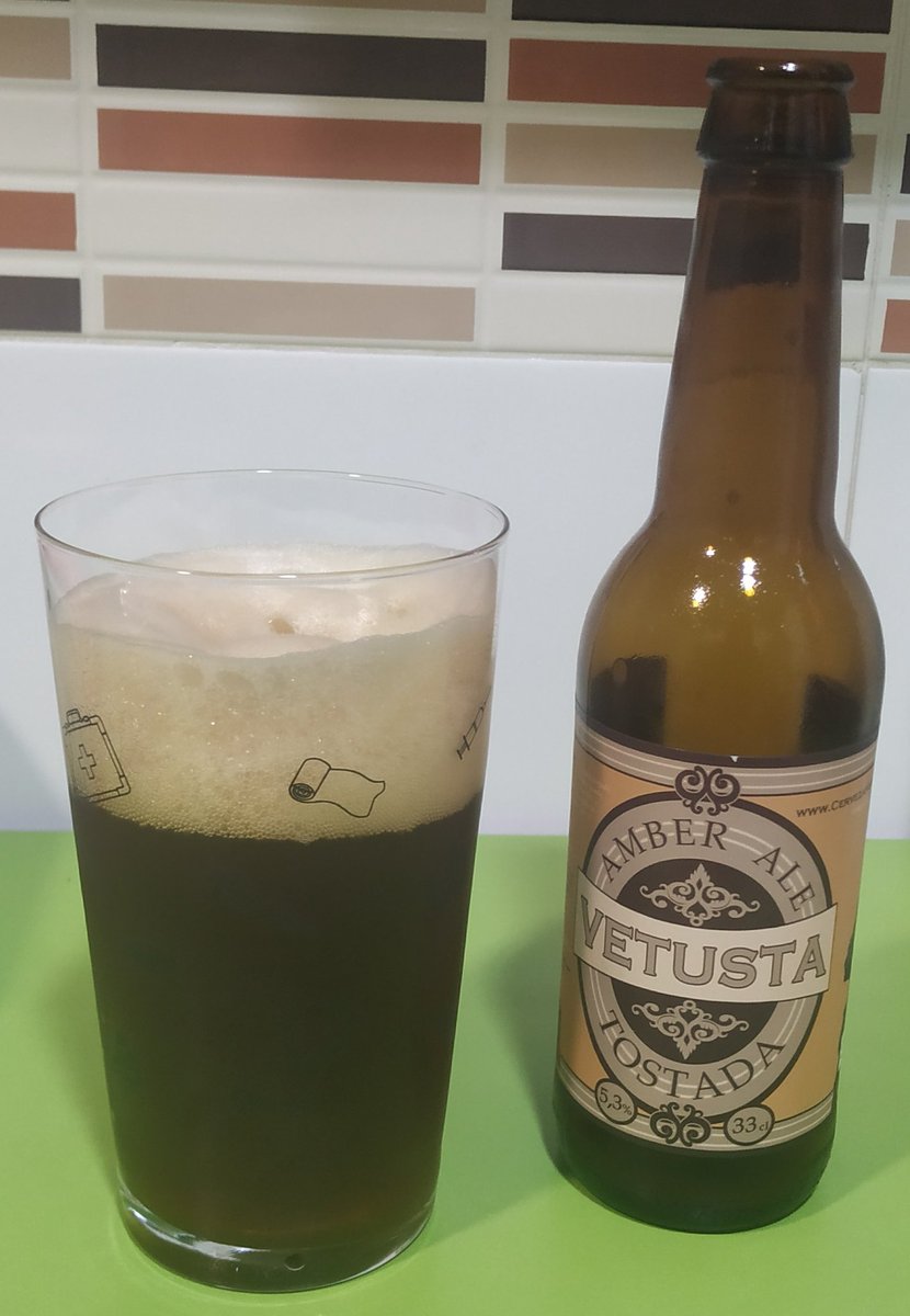 monica_huerga's tweet photo. Aperitivo con una @CervezaNurse Vetusta #CervezaAmberAle #CervezaArtesana #CraftBeer https://t.co/fvhuQd4Il1