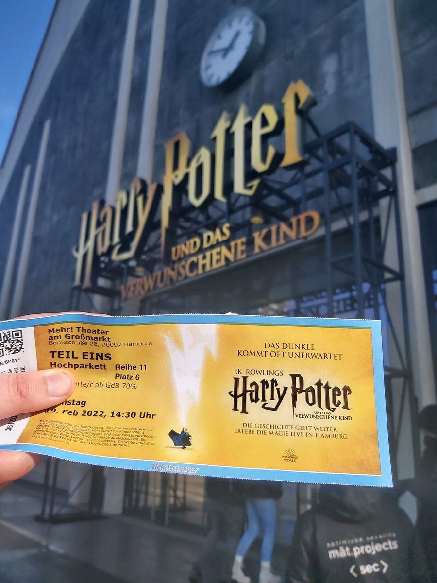 scorbusbread's tweet photo. Hogwarts is real ❤ https://t.co/Pv4eHDcCUR